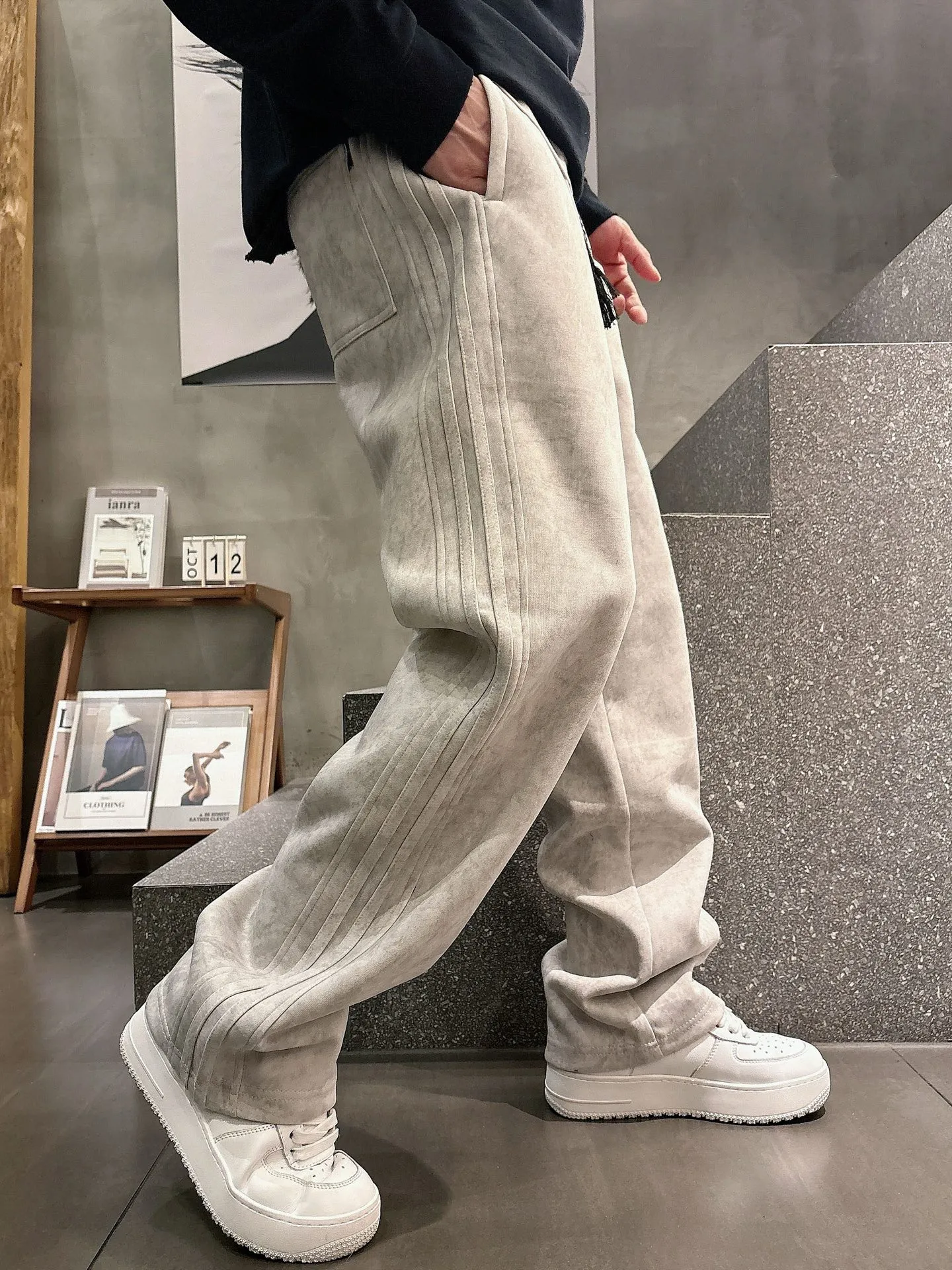 Balenciaga 🆕2026 Autumn and Winter New Arrival Casual Pants! The official website will be released simultaneously. Brand Classic LOGO casual pants, customized fabrics, excellent comfort and strong touch. Highly recognisable, perfect appearance and craftsmanship. Size:M-3XL
